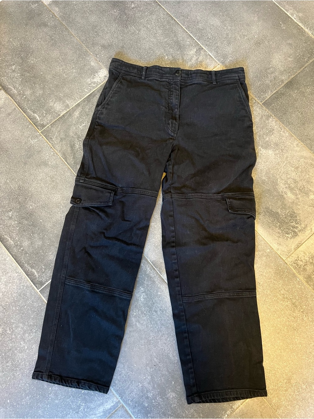 Wilfred Straight Black Cargo Pants - Picture 2 of 6